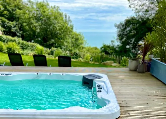 Relaxing Private Entrance Ensuite Room With Stunning Sea View And Swimspa