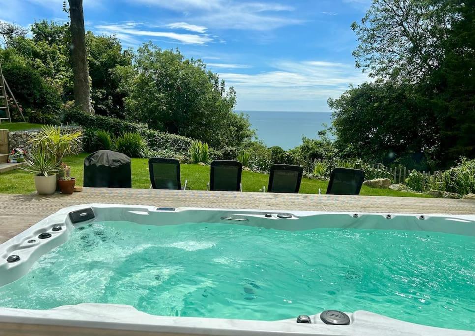 Relaxing Private Entrance Ensuite With Stunning Sea View And Swimspa Апартаменты