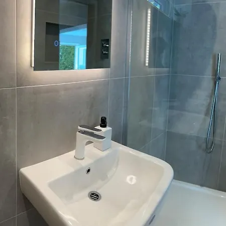 Relaxing Private Entrance Ensuite Room With Stunning Sea View And Swimspa Saint Lawrence  Exterior foto