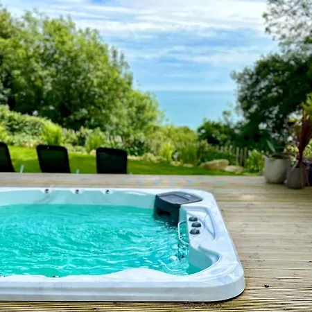 Relaxing Private Entrance Ensuite Room With Stunning Sea View And Swimspa Saint Lawrence  Exterior foto