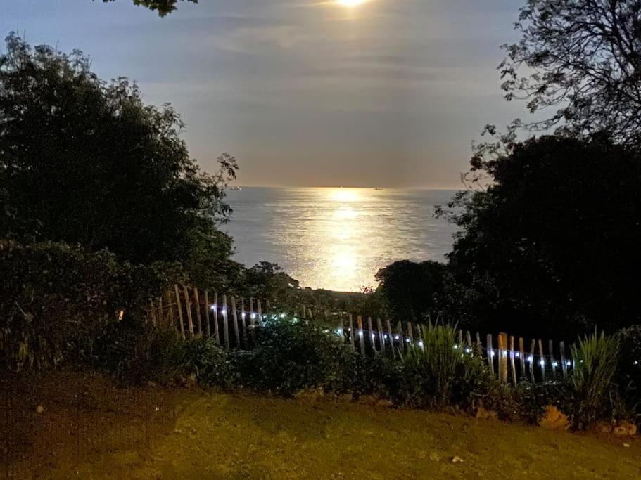 Relaxing Private Entrance Ensuite With Stunning Sea View And Swimspa * Saint Lawrence (Isle of Wight)