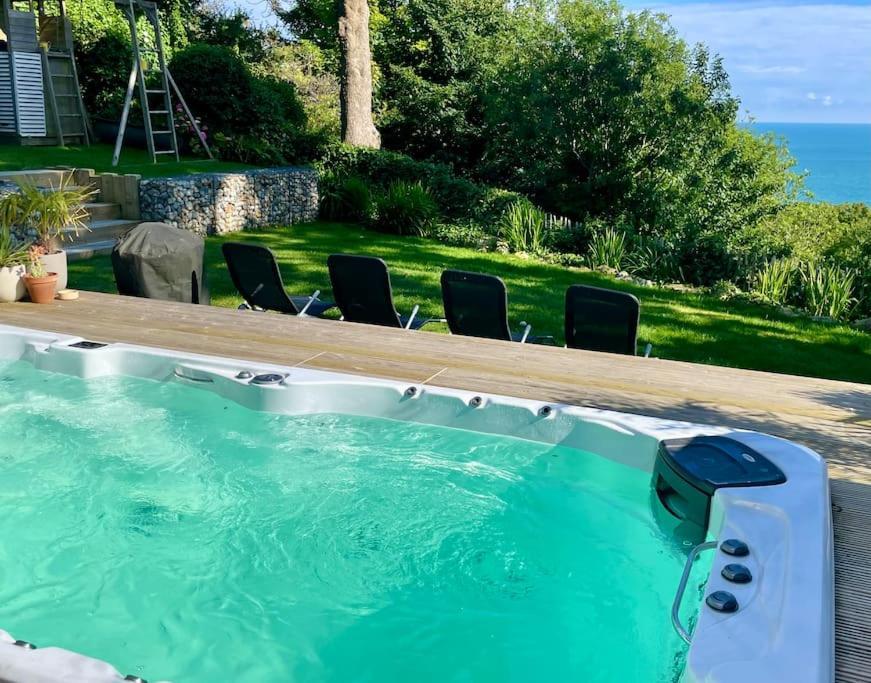 Relaxing Private Entrance Ensuite With Stunning Sea View And Swimspa Apartment *